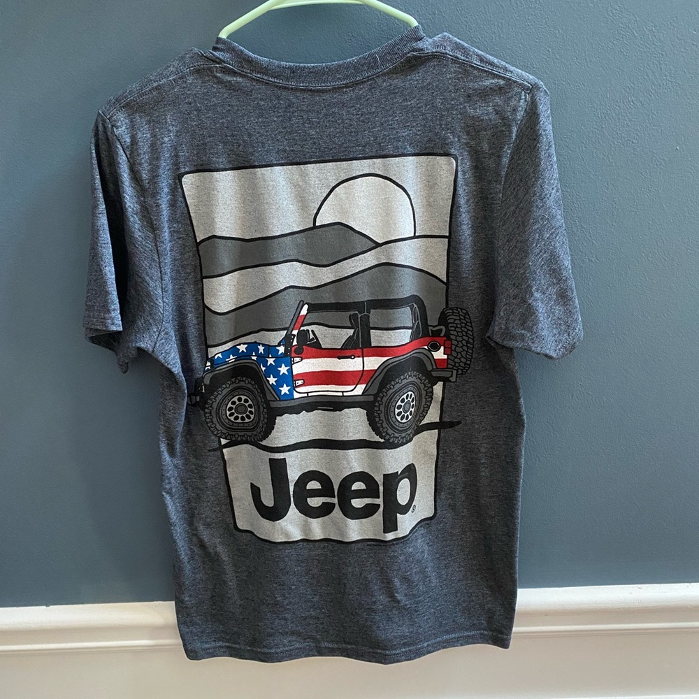 Jeep Gray Short Sleeve Tee with American Flag Design